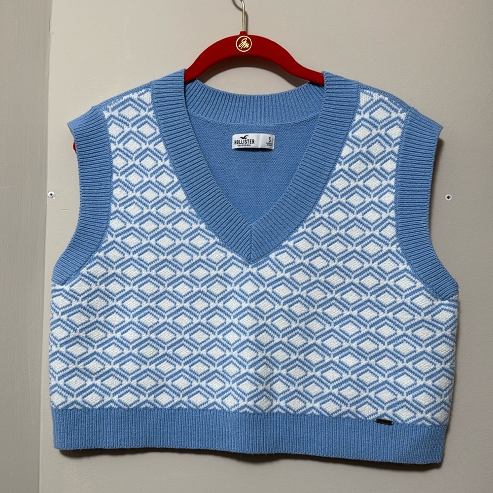 Hollister Cropped Sweater Vest